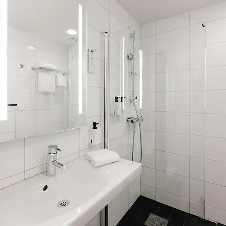 Scandic Järva Krog Solna Esterno foto